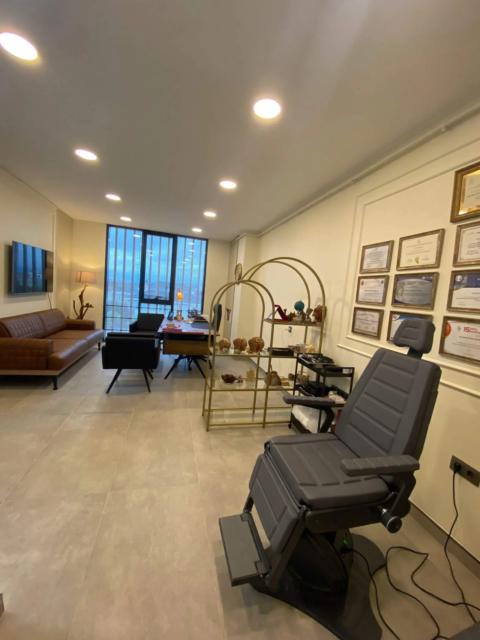 Clinic-provided photograph of Dr Burak Numan Uğurlu