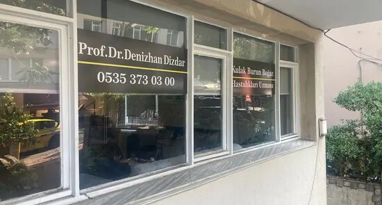 Clinic-provided photograph of Assoc. Prof. Dr Denizhan Dizdar