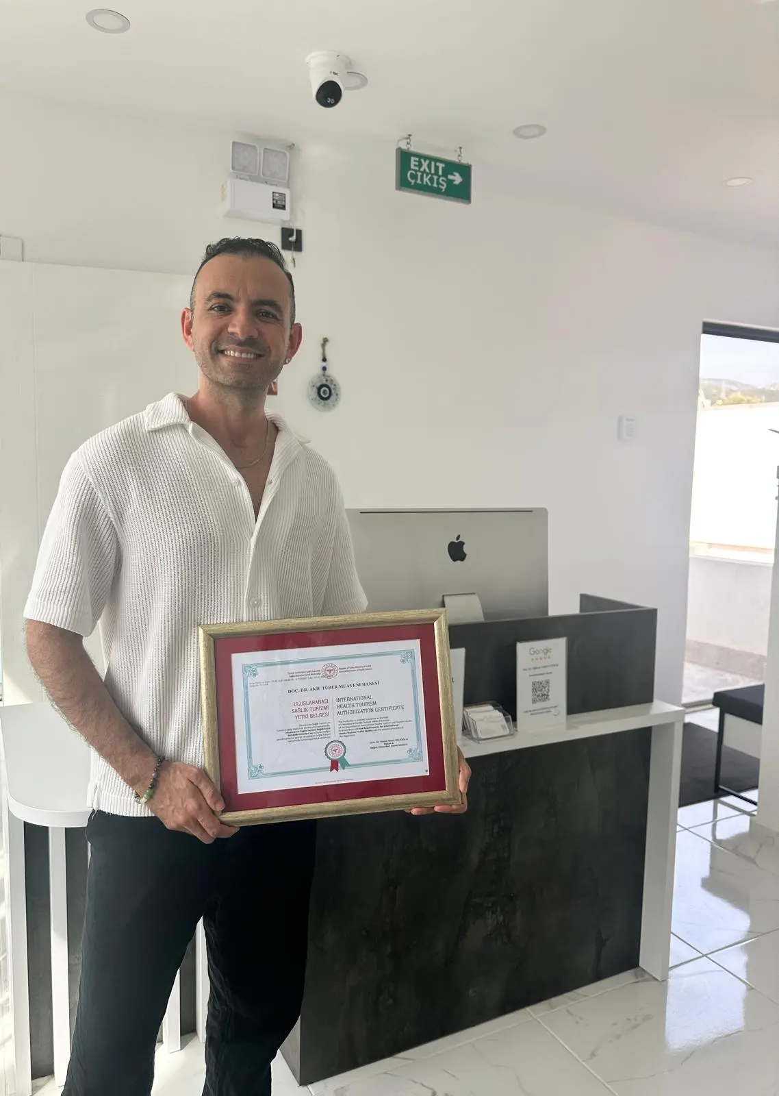 Von der Klinik bereitgestelltes Foto von Assoc. Prof. Dr. Akif Türer