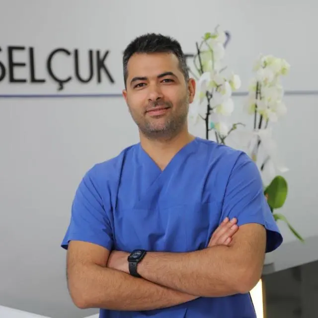 Von der Klinik bereitgestelltes Foto von Dr. Selçuk Yüce