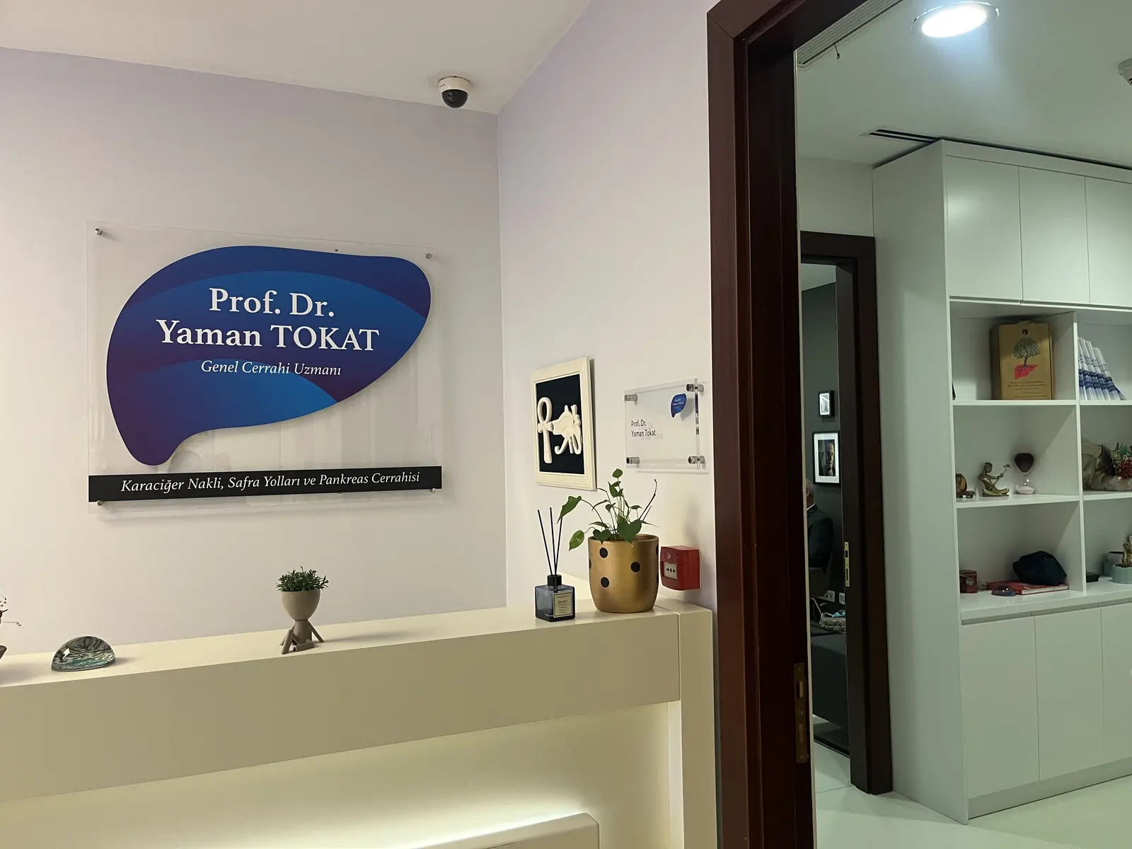 Clinic-provided photograph of Prof. Dr Yaman Tokat