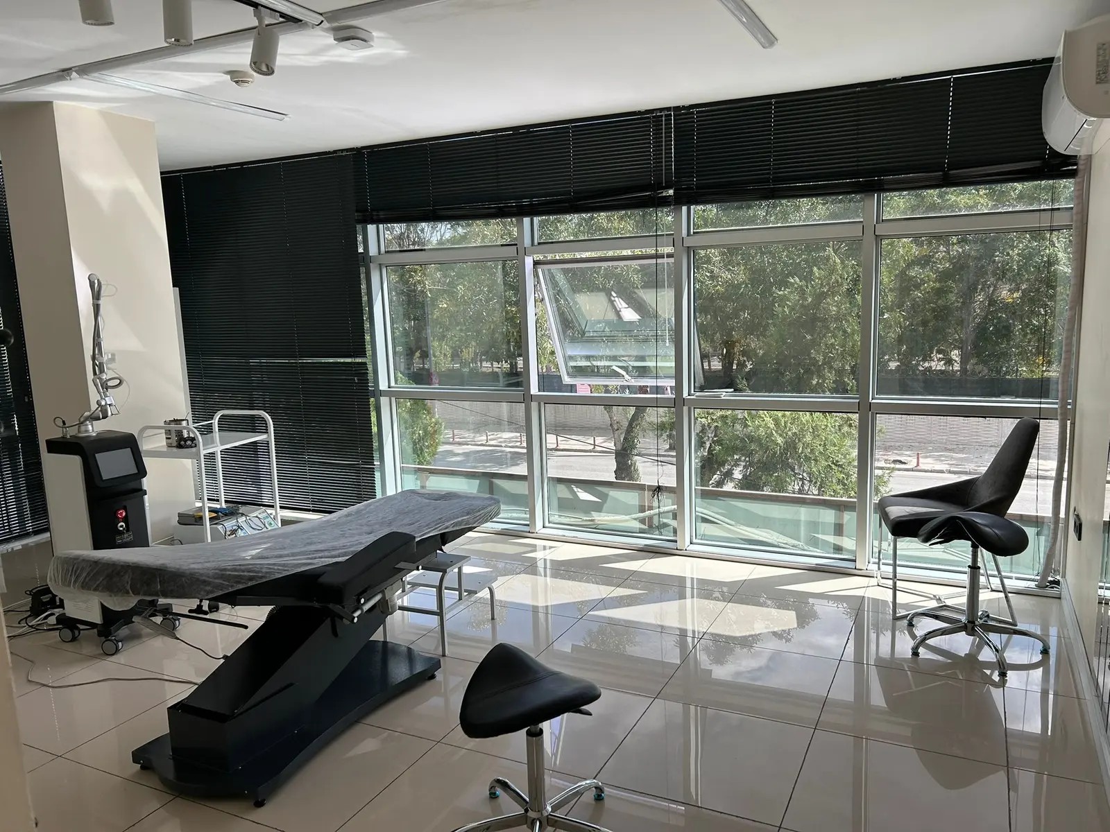 Clinic-provided photograph of Dr Ahmet Akatekin