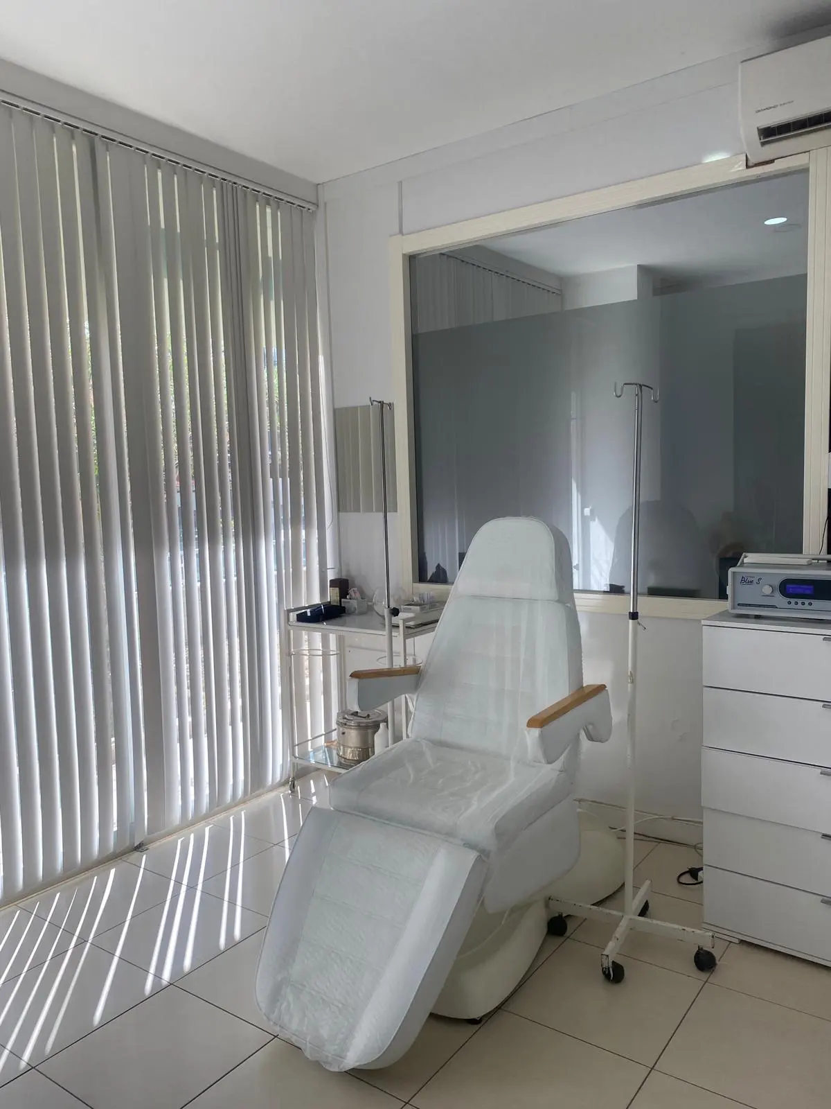 Clinic-provided photograph of Dr Recep Çelik