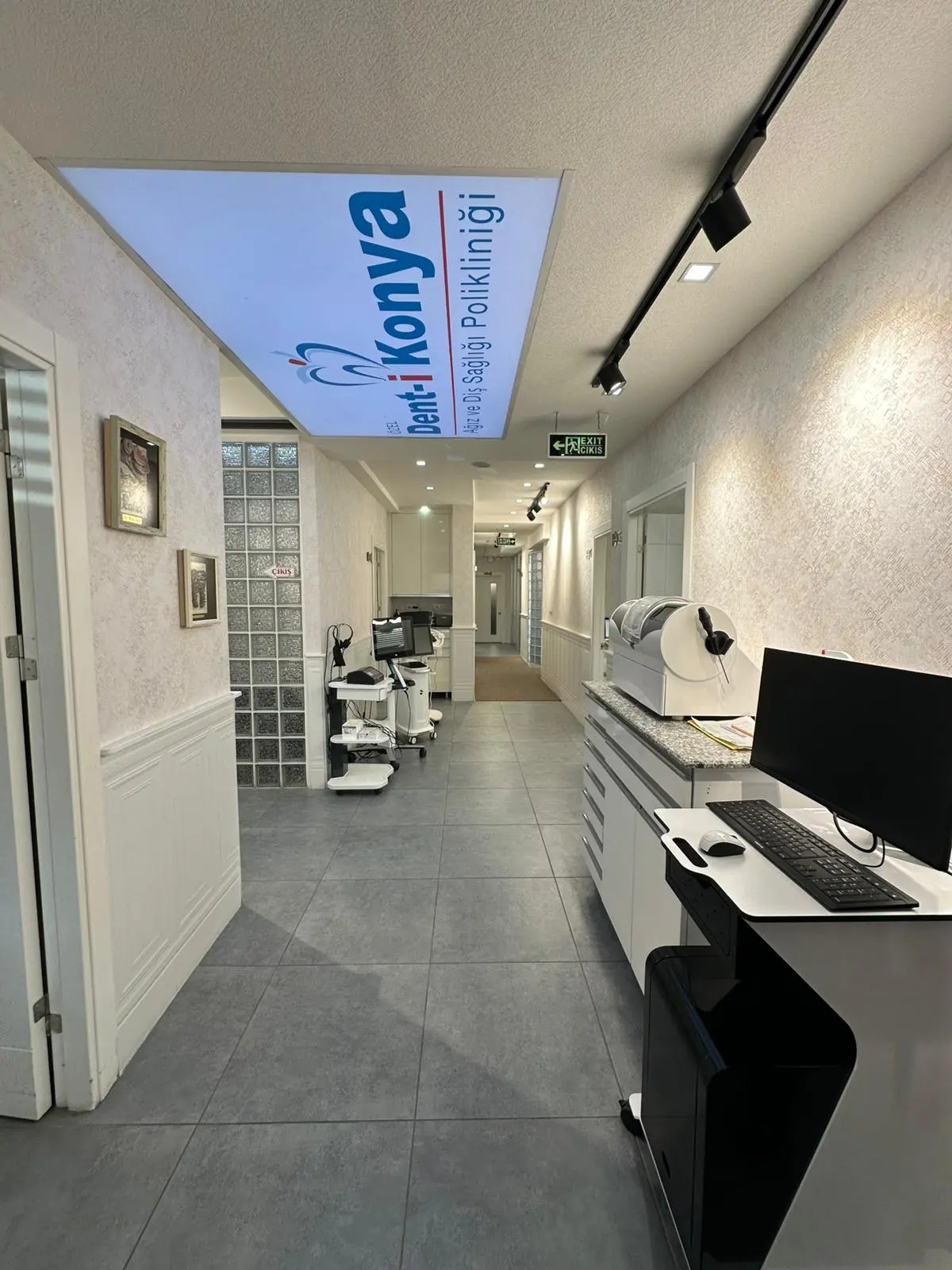 Clinic-provided photograph of Dent-i Konya