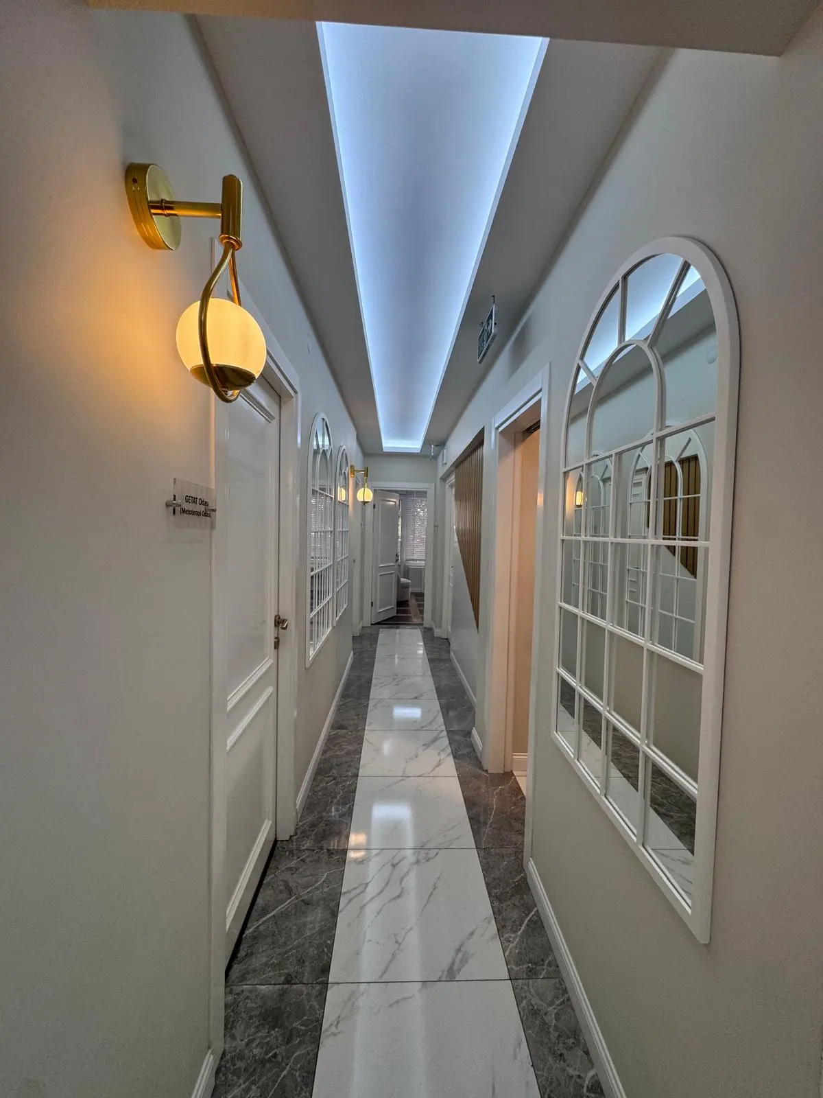 Clinic-provided photograph of Dr Ulaş Deniz Karavelioğlu