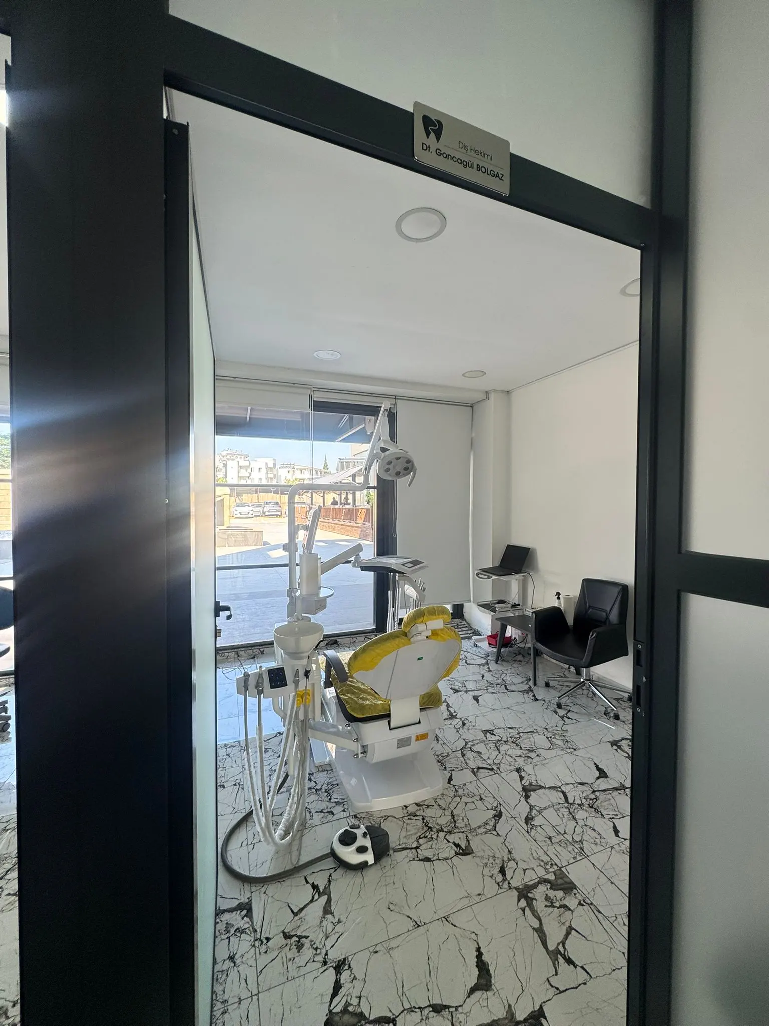 Clinic-provided photograph of İrem Bilgen Dental Clinic