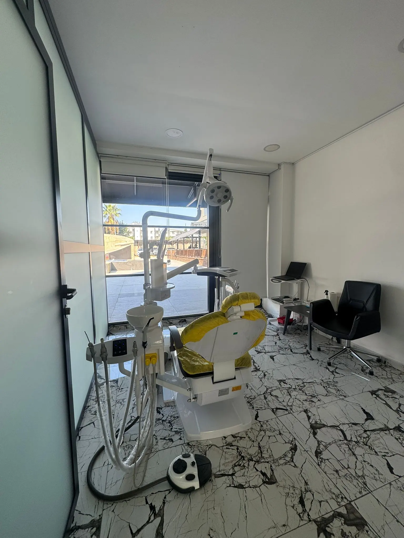 Clinic-provided photograph of İrem Bilgen Dental Clinic