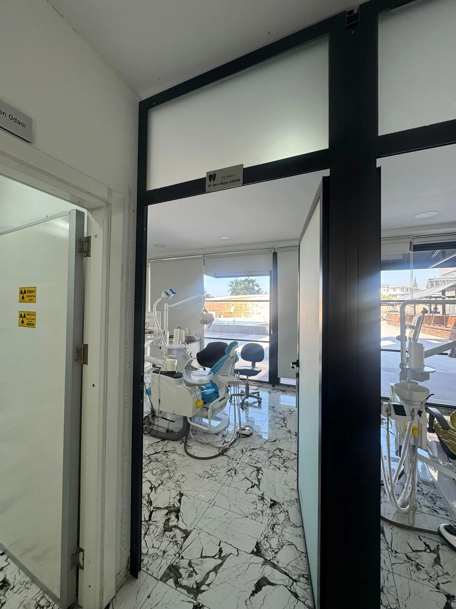 Clinic-provided photograph of İrem Bilgen Dental Clinic