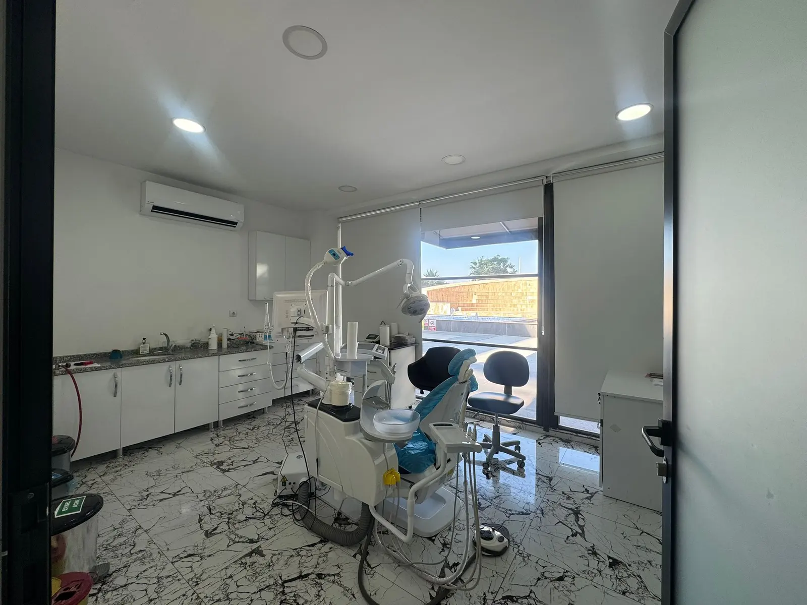 Clinic-provided photograph of İrem Bilgen Dental Clinic