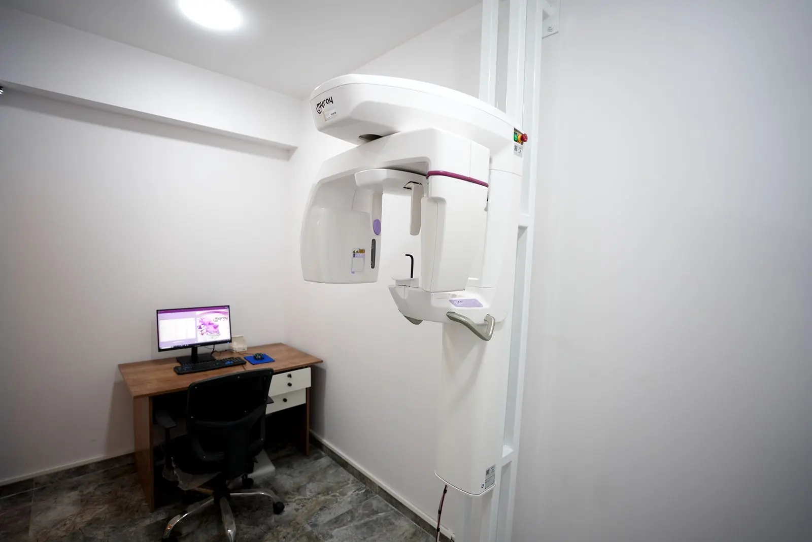 Clinic-provided photograph of Lüks Dental Clinic