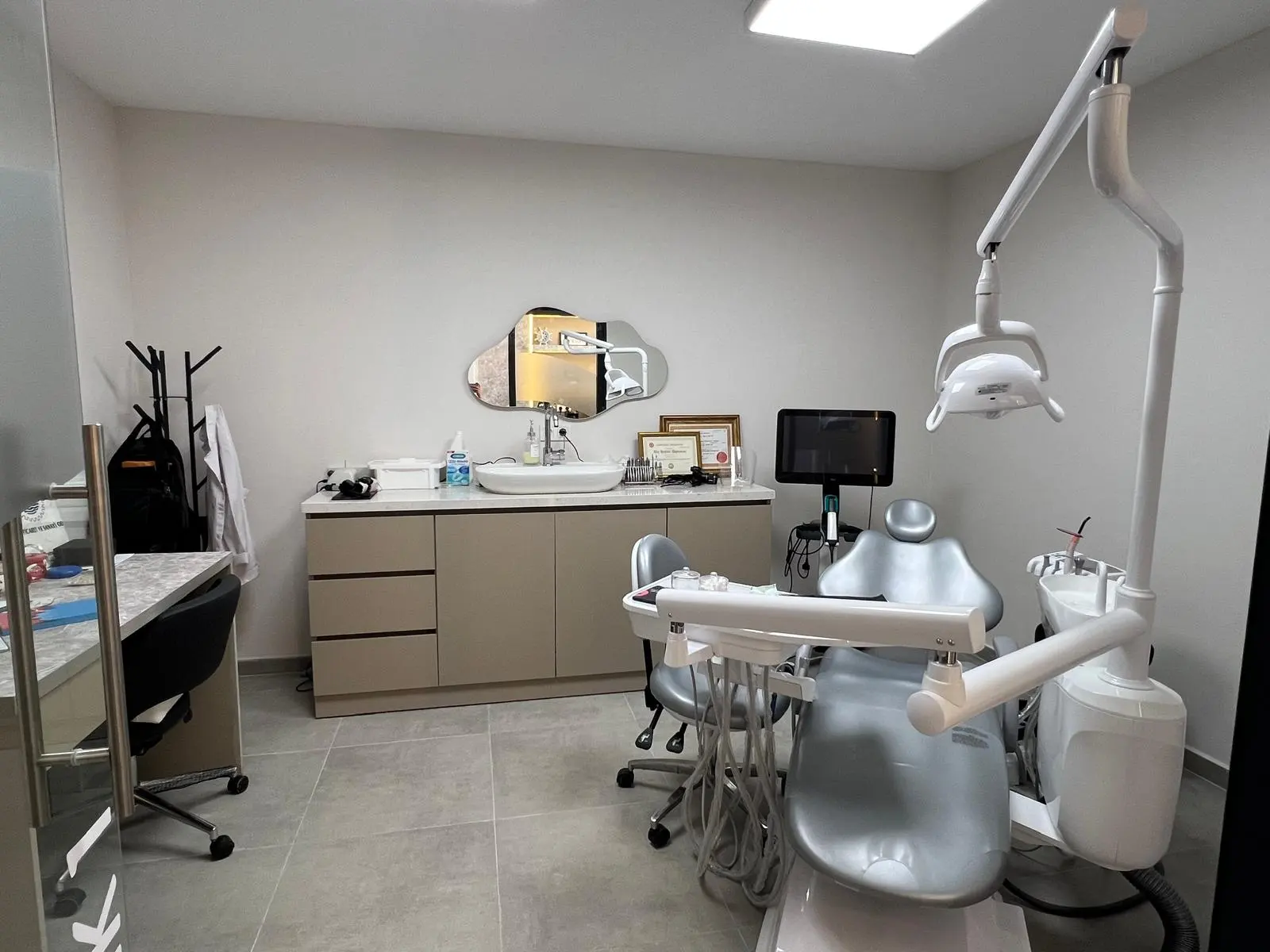 Clinic-provided photograph of Marindent Dental Clinic