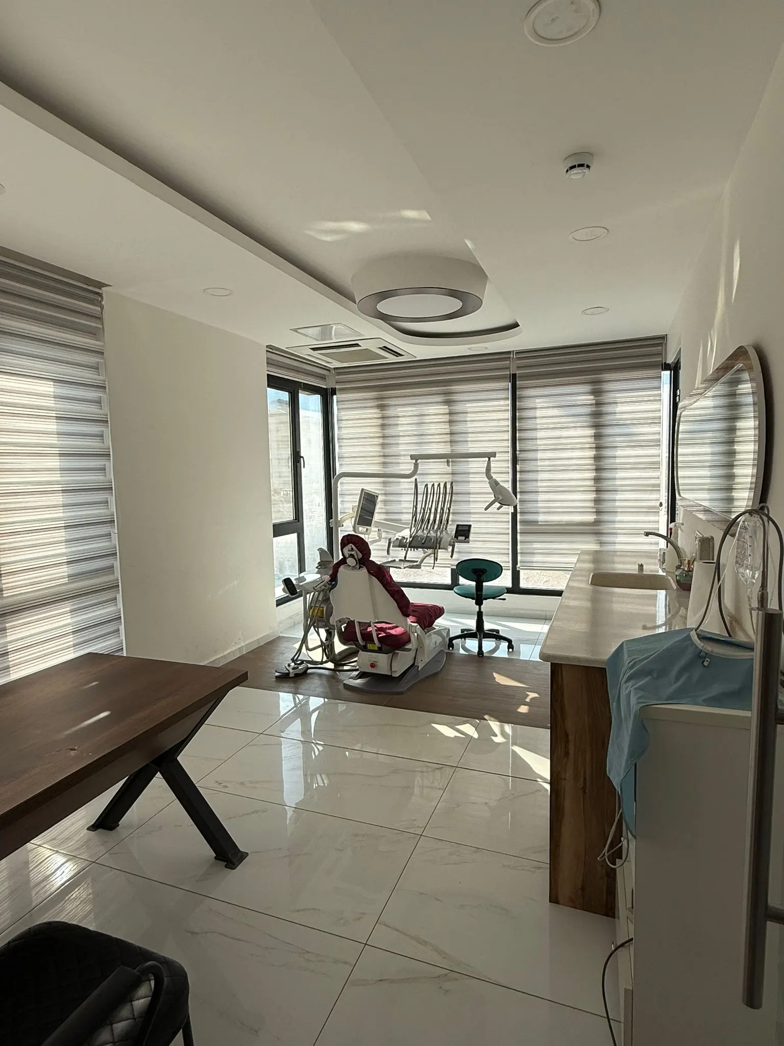 Clinic-provided photograph of Dent Hatay