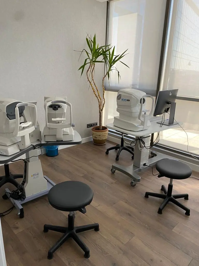 Clinic-provided photograph of Assoc. Prof. Dr Yasin Şakir Göker