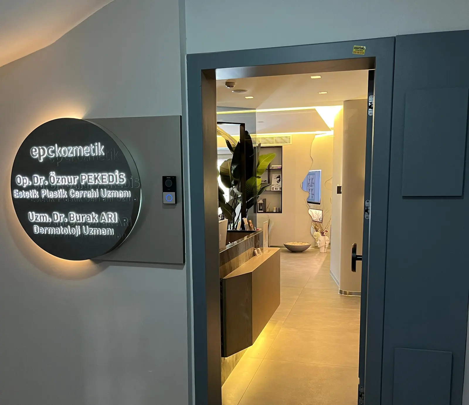 Von der Klinik bereitgestelltes Foto von Dr. Öznur Pekedis