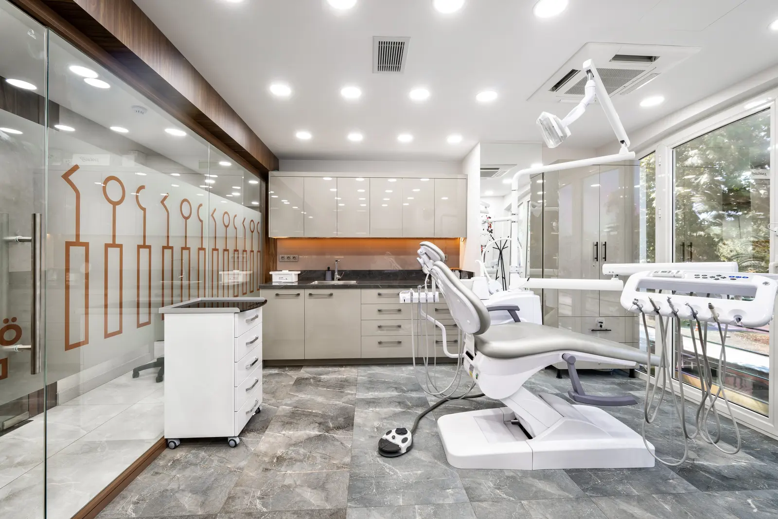 Von der Klinik bereitgestelltes Foto von Omer Istanbul Dental Clinic Turkey
