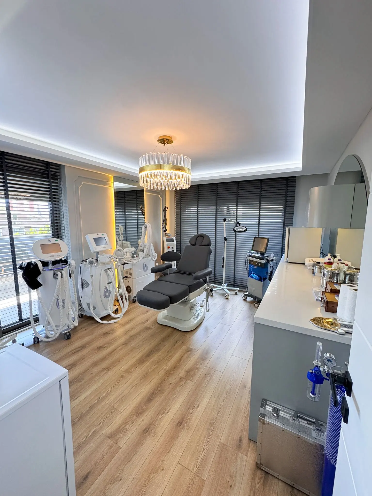 Clinic-provided photograph of Dr Zahide Eriş