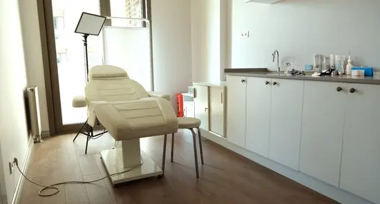 Von der Klinik bereitgestelltes Foto von Dr. Ayşe Kalay