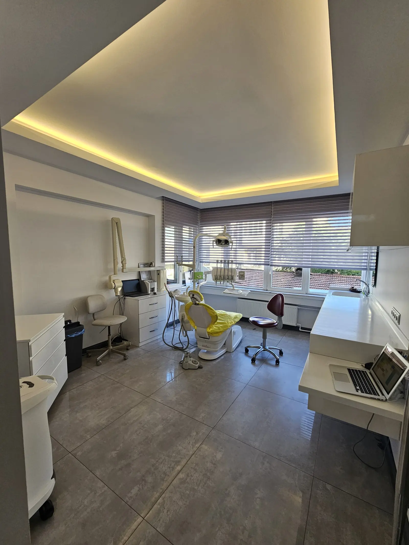 Clinic-provided photograph of Dr Muzaffer Demirdelen