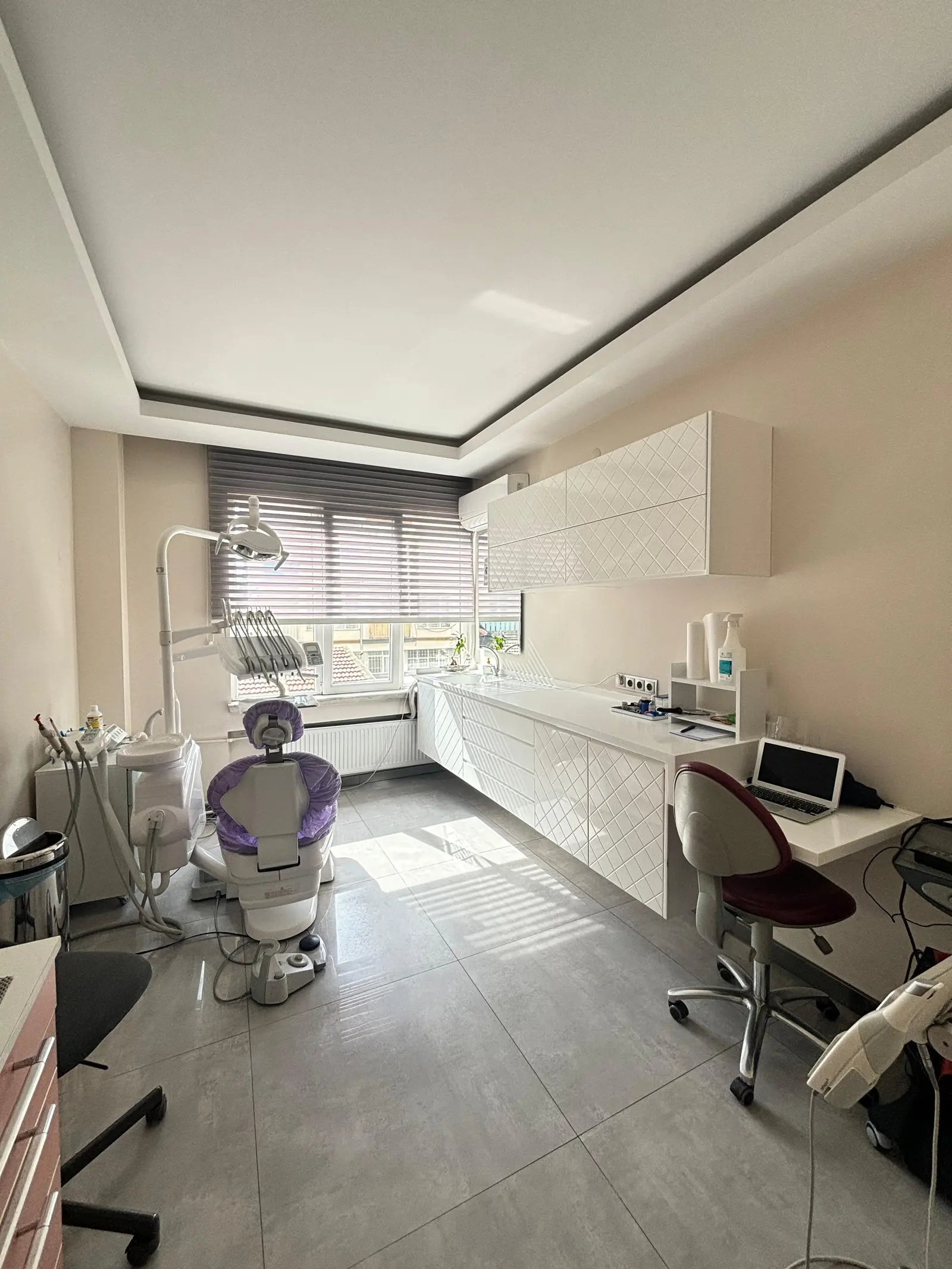 Clinic-provided photograph of Dr Muzaffer Demirdelen