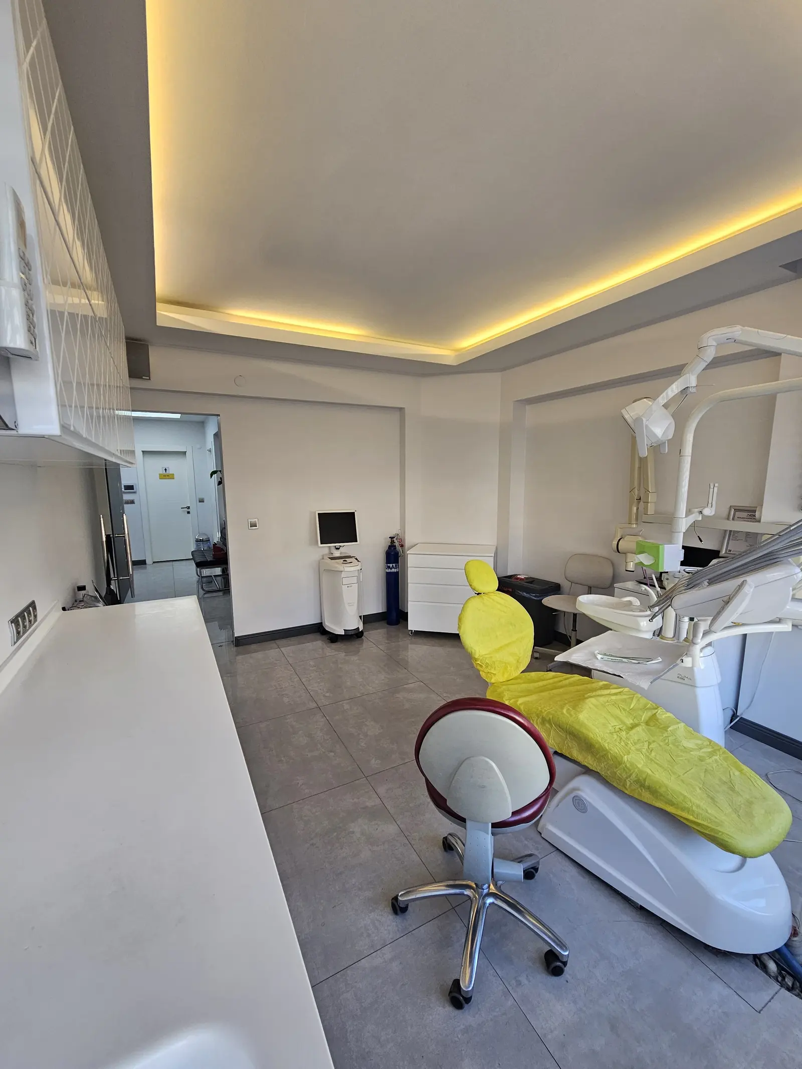Clinic-provided photograph of Dr Muzaffer Demirdelen