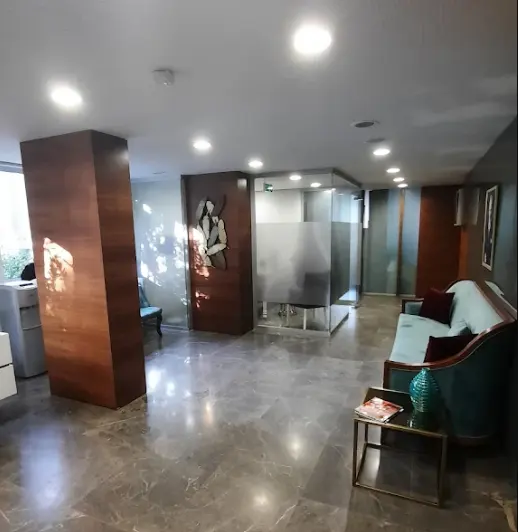 Clinic-provided photograph of Dr Murat Sarıcı