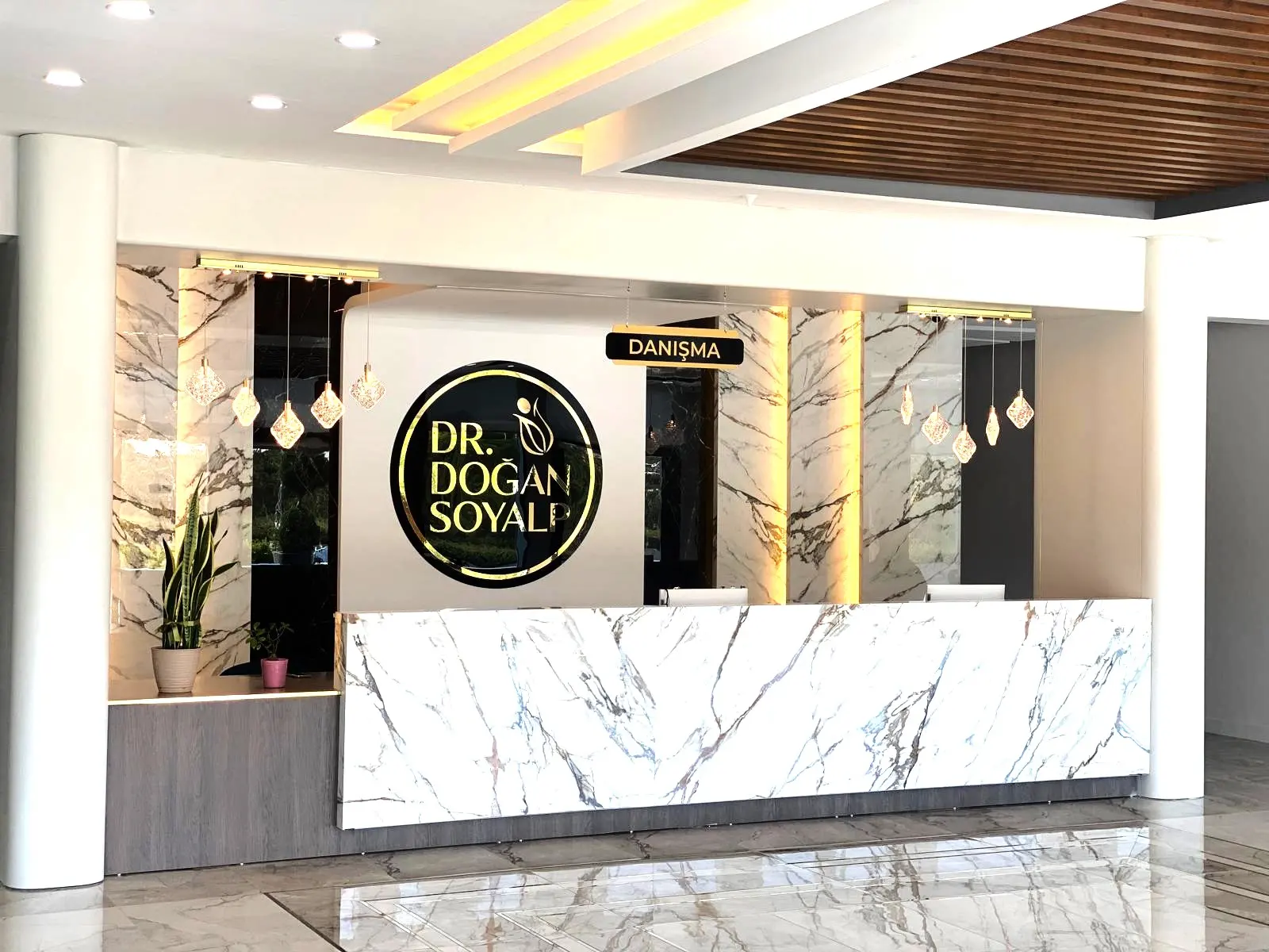 Von der Klinik bereitgestelltes Foto von Dr. Doğan Soyalp
