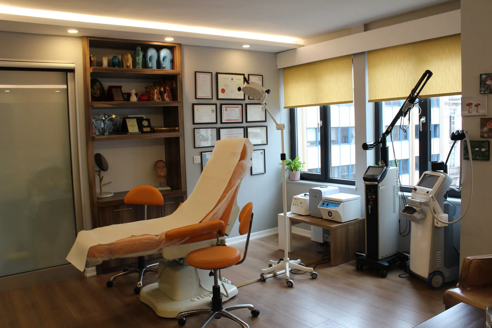 Clinic-provided photograph of Dr Seran Havva Göçer Demirhanoğlu