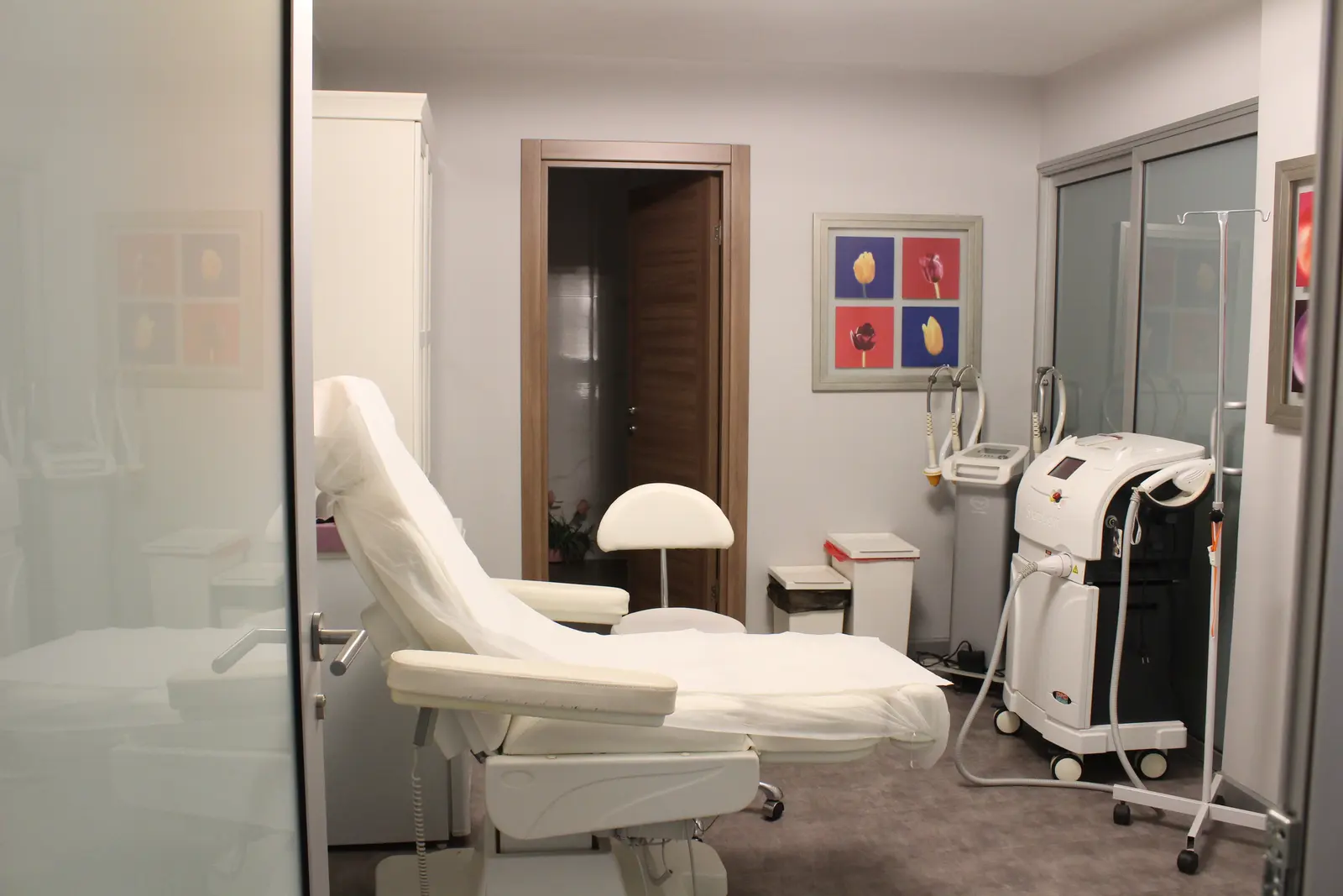 Clinic-provided photograph of Dr Seran Havva Göçer Demirhanoğlu