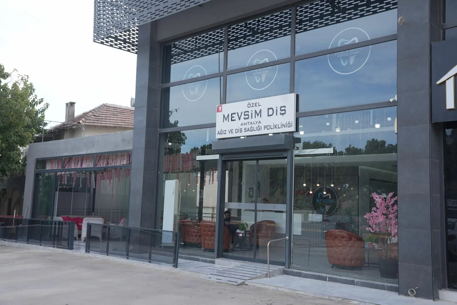 Clinic-provided photograph of Mevsim Antalya Dental Clinic