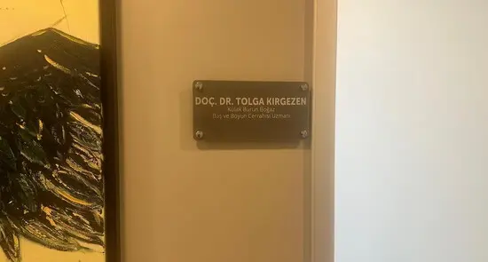Clinic-provided photograph of Dr Tolga Kırgezen