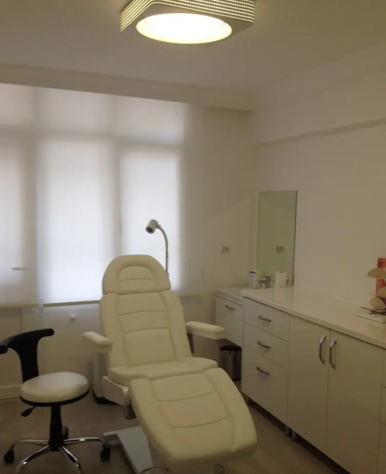 Clinic-provided photograph of Dr Lutfi Tugay Seküçoğlu