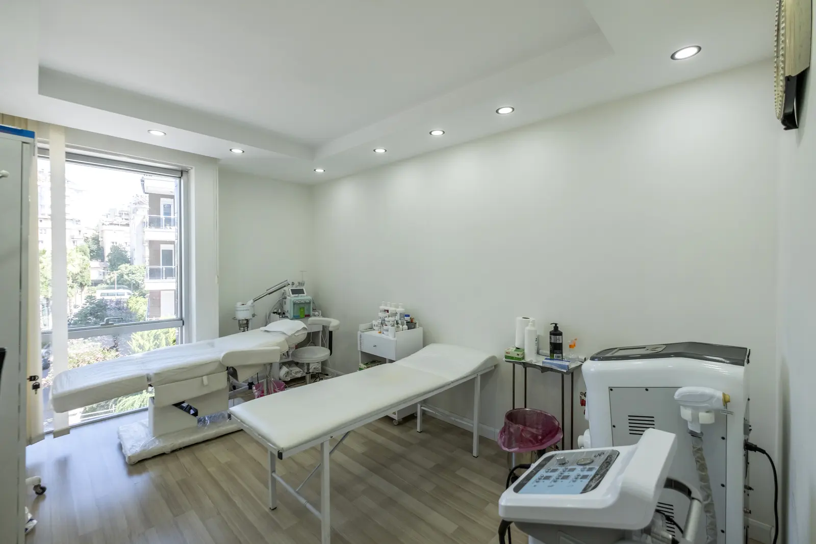 Clinic-provided photograph of Dr Esra İnce