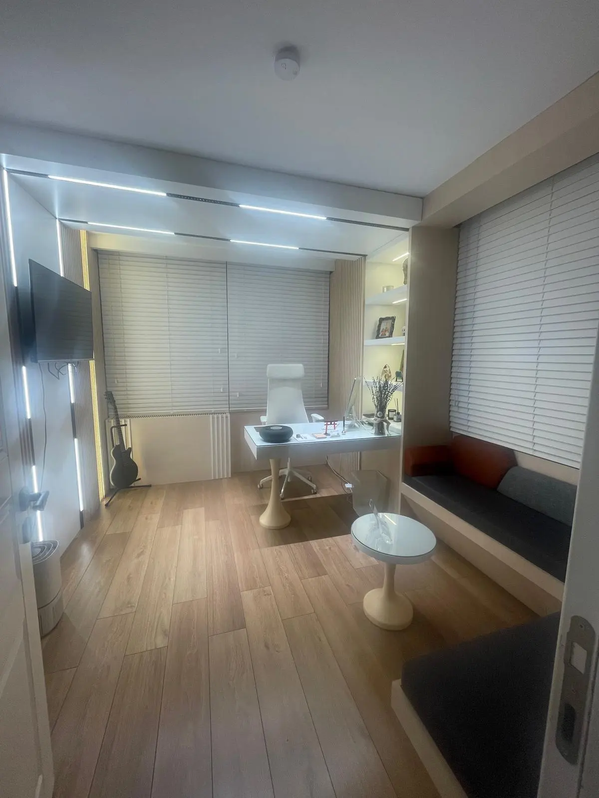 Clinic-provided photograph of Dr Poyraz Şahin