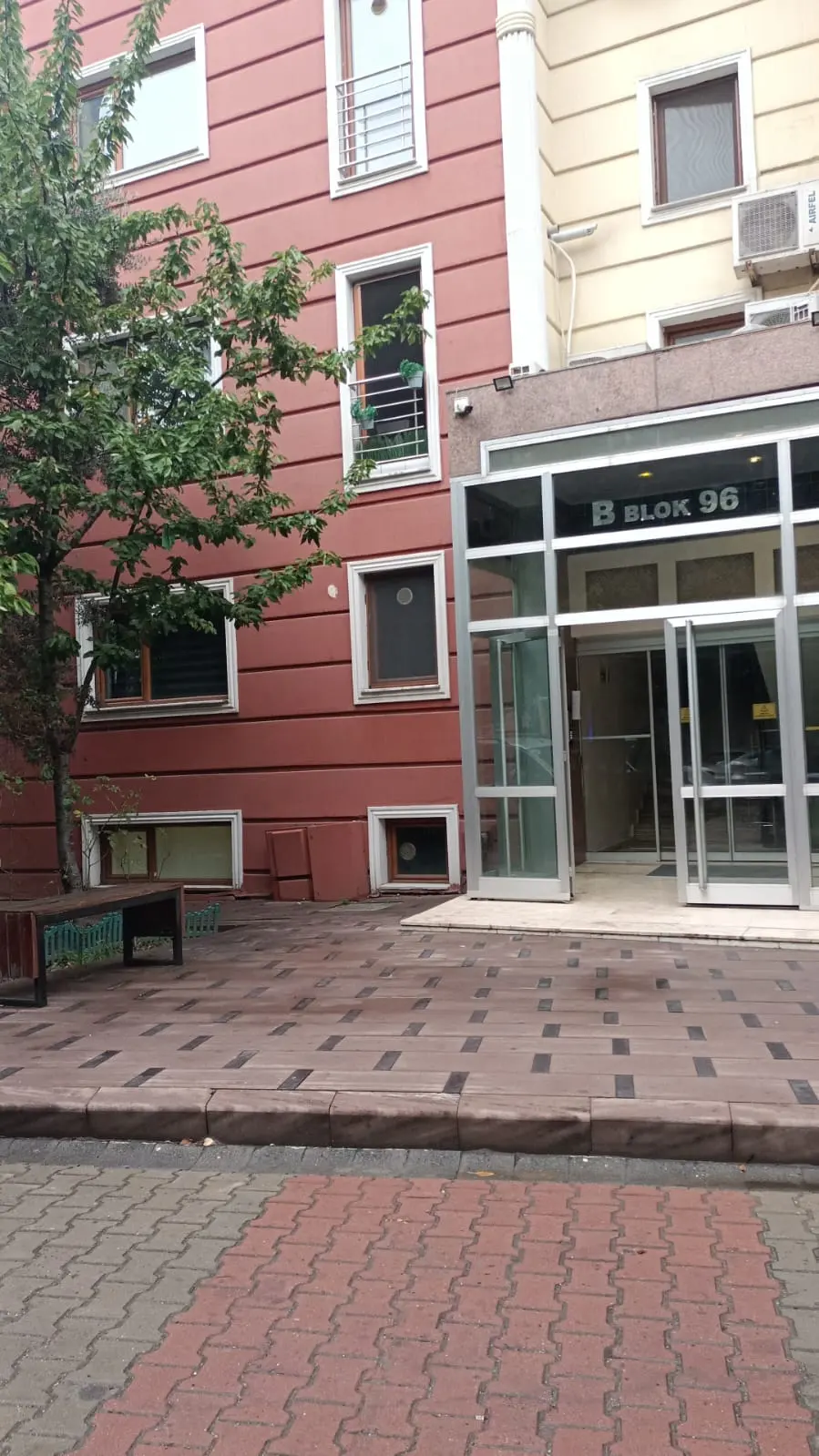 Clinic-provided photograph of Dr Tahsin Saygı