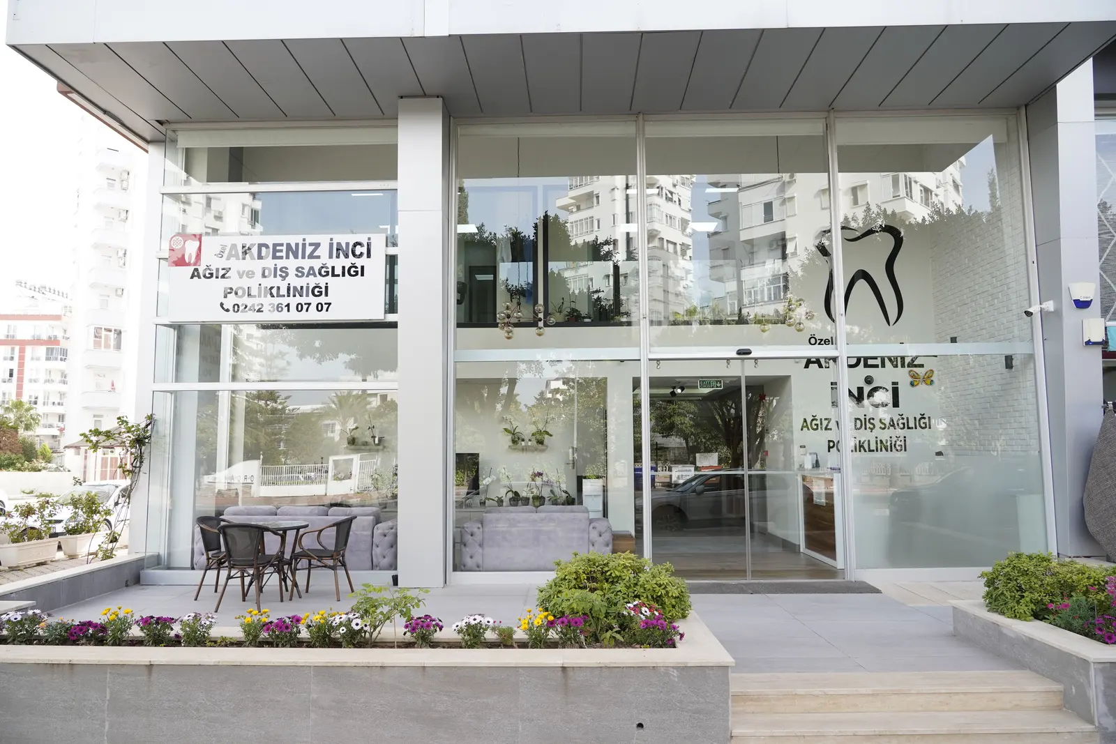 Clinic-provided photograph of Akdeniz İnci Dental Clinic