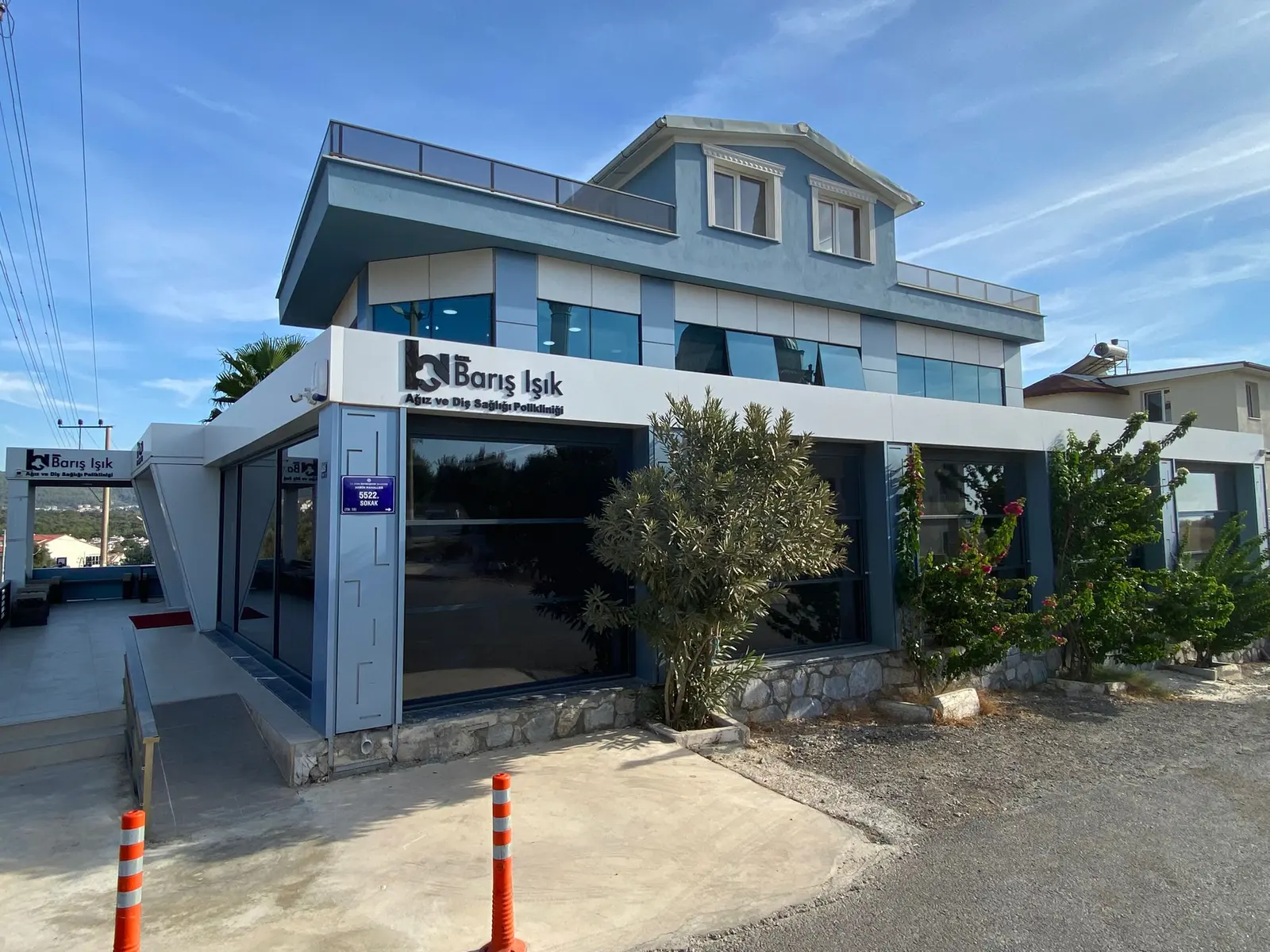 Von der Klinik bereitgestelltes Foto von Barış Işık 2 Zahnklinik