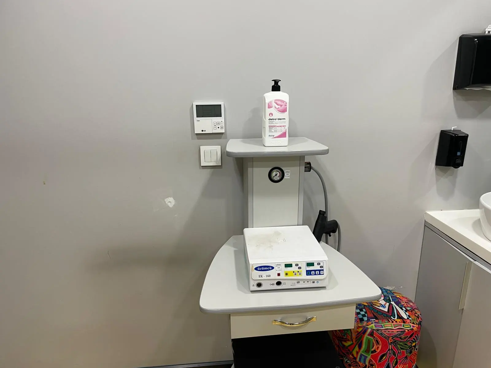 Clinic-provided photograph of Dr Muzaffer Uçarer