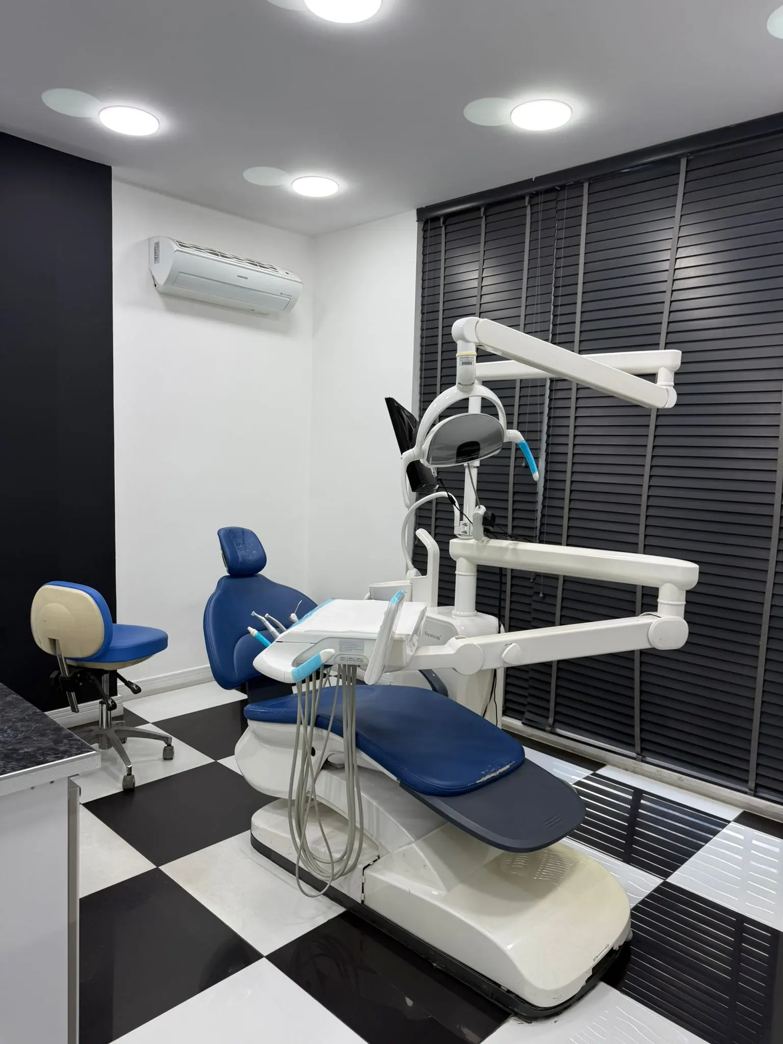 Von der Klinik bereitgestelltes Foto von Flor Zahnklinik