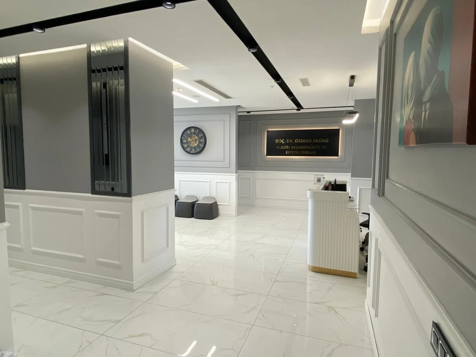 Clinic-provided photograph of Assoc. Prof. Dr Osman Akdağ