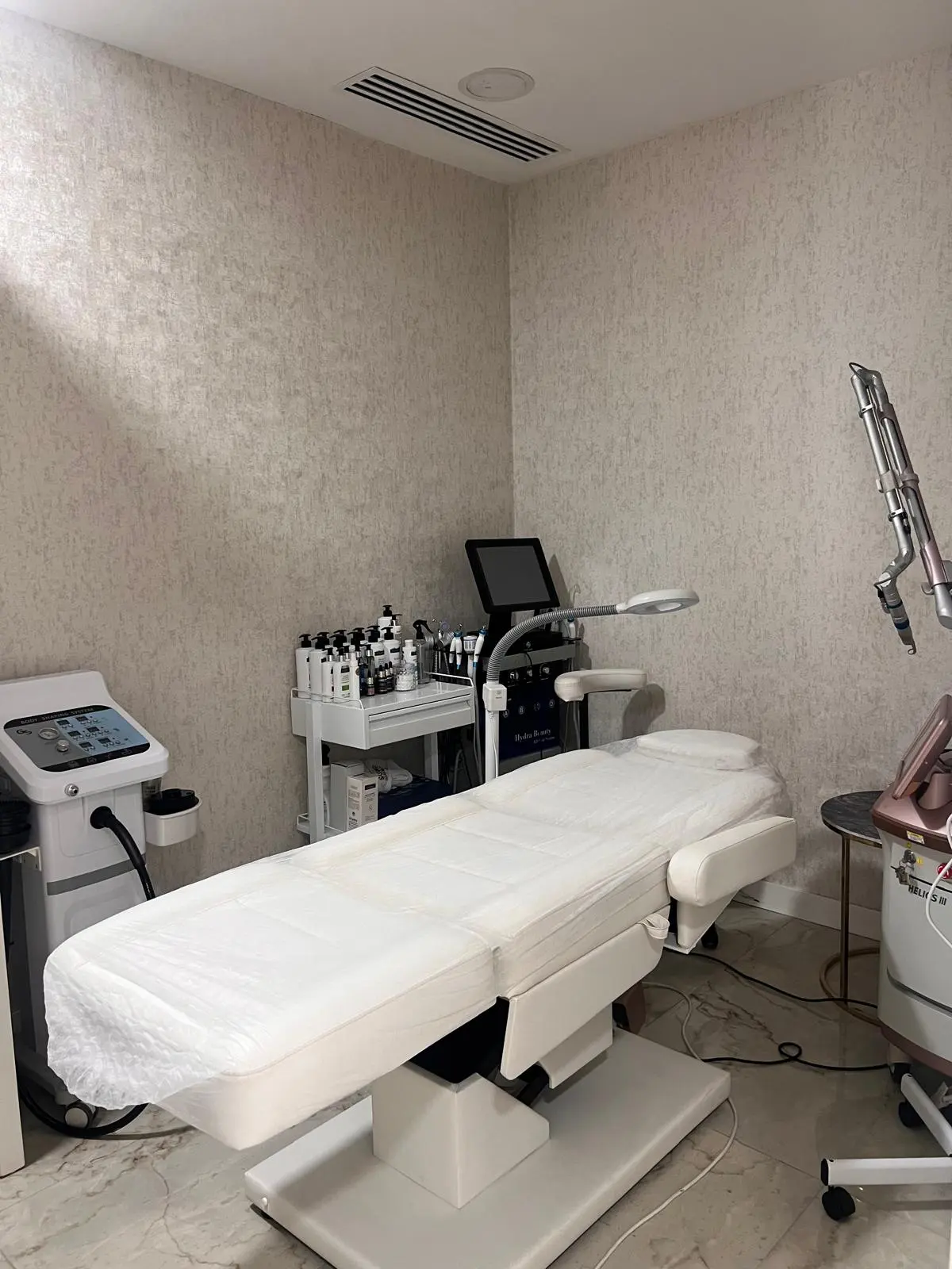 Clinic-provided photograph of Assoc. Prof. Dr Ebru Karagün