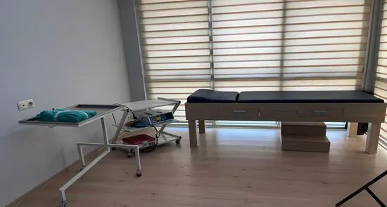Clinic-provided photograph of Dr Selman Doğantemur
