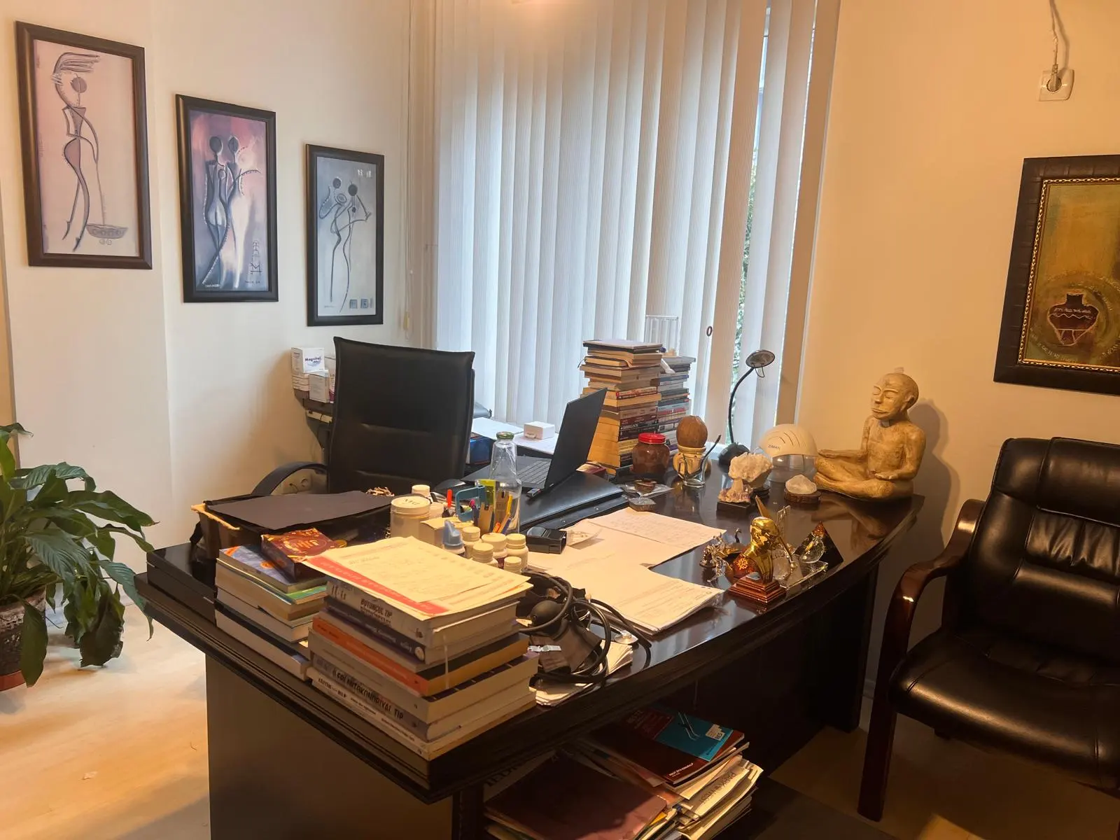 Clinic-provided photograph of Assoc. Prof. Dr Nuri Haksever