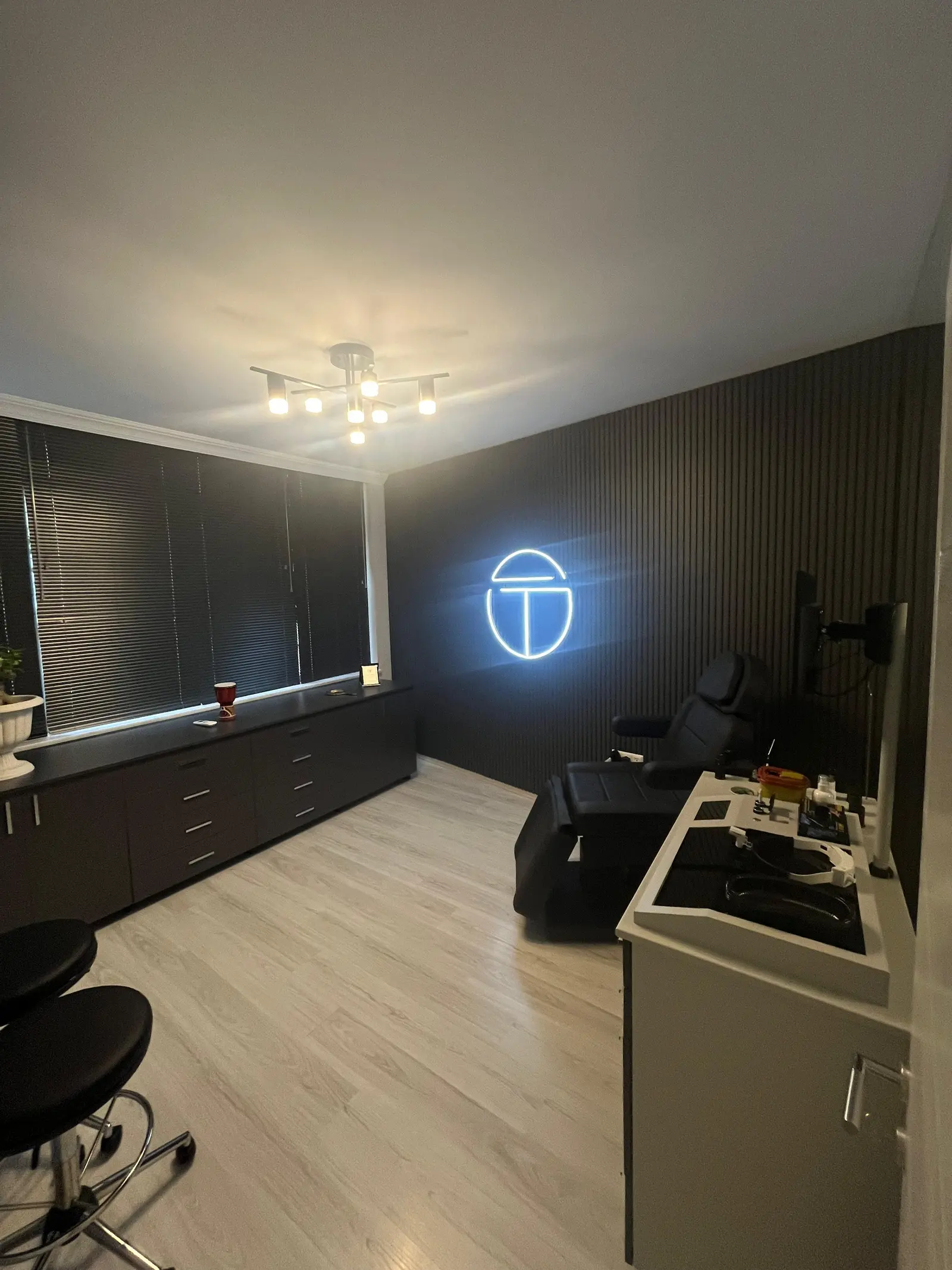Clinic-provided photograph of Dr Onur Tanrısever