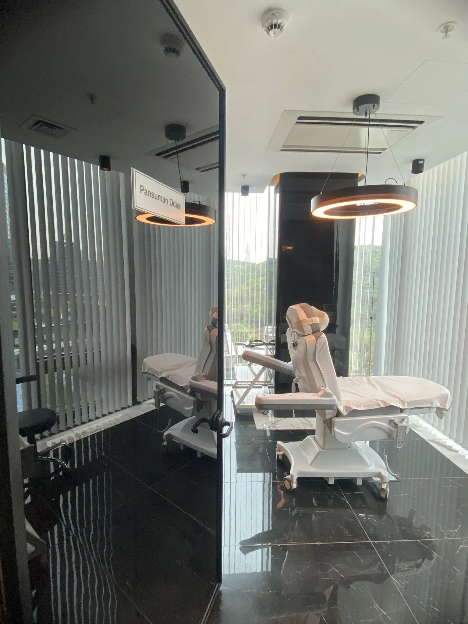 Clinic-provided photograph of Dr Onur Gürbüz