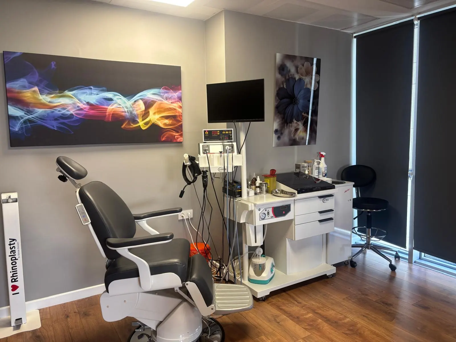 Clinic-provided photograph of Dr Gürcan Sünnetçi