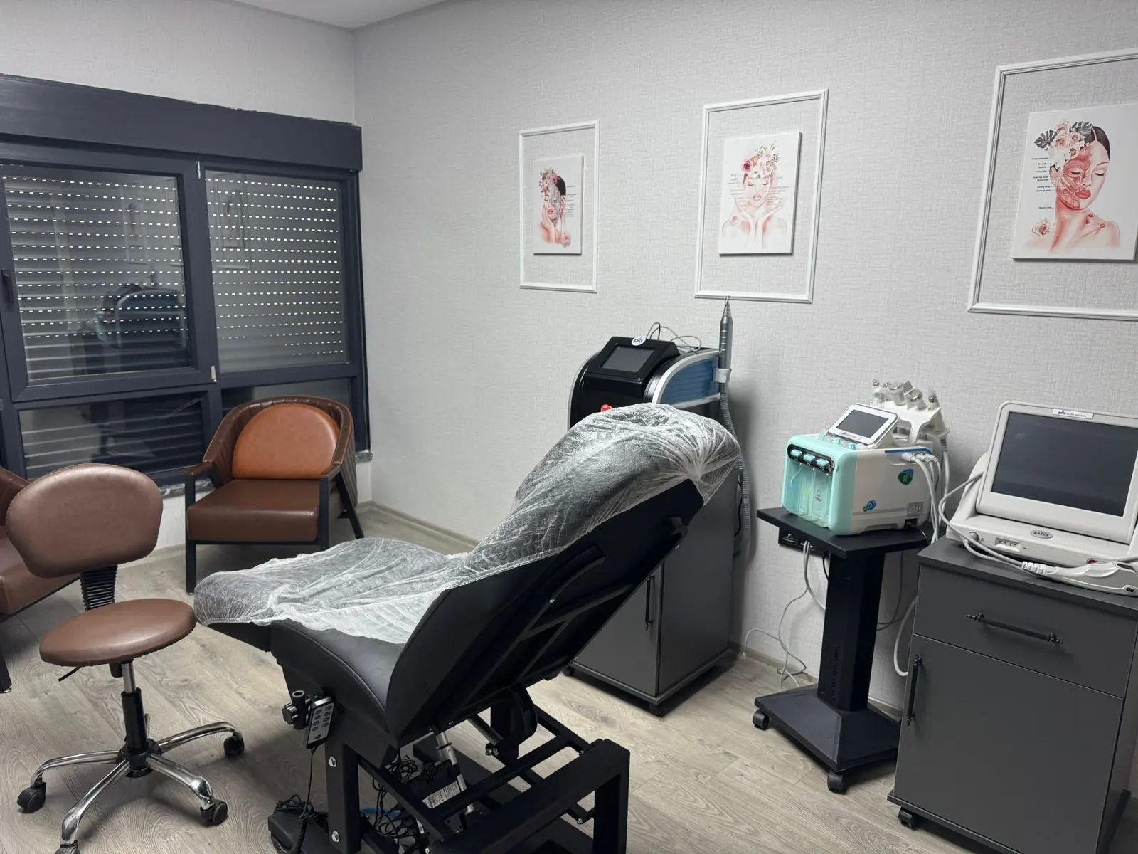 Clinic-provided photograph of Dr Selahattin Avcı