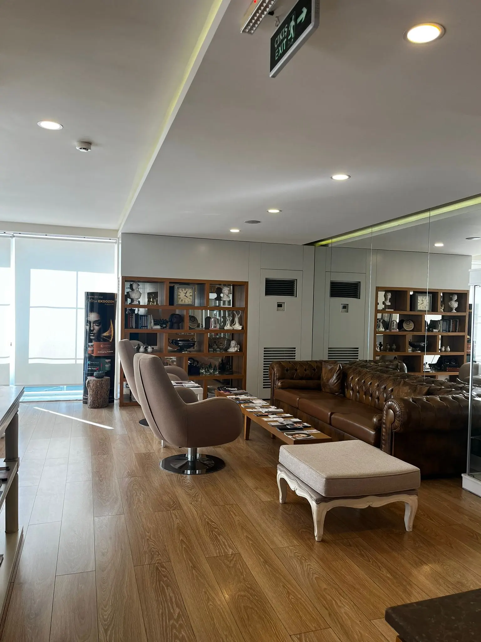 Clinic-provided photograph of Dr Şeyda Bayraktaroğlu