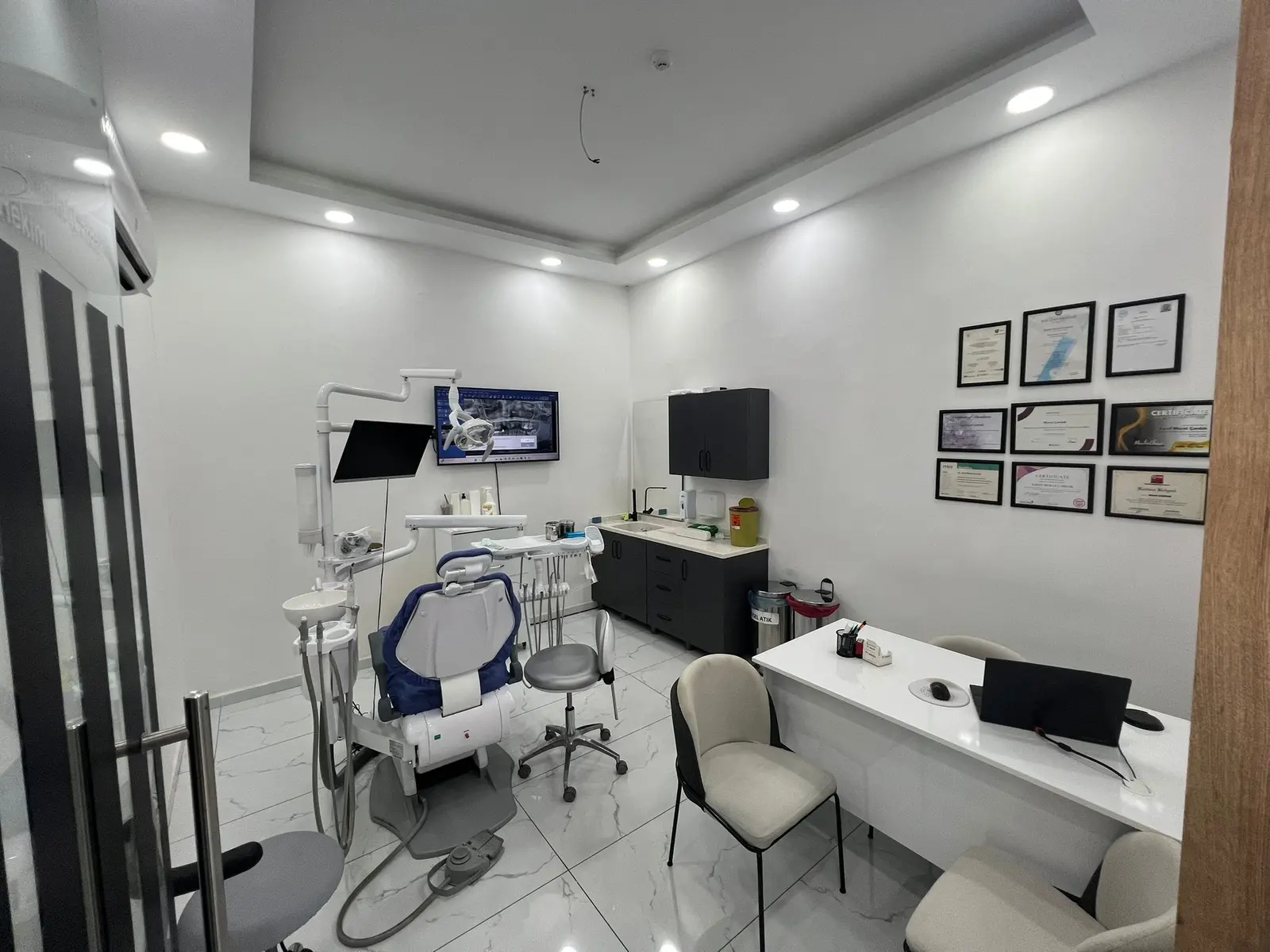 Von der Klinik bereitgestelltes Foto von Dr. Suat Güngör