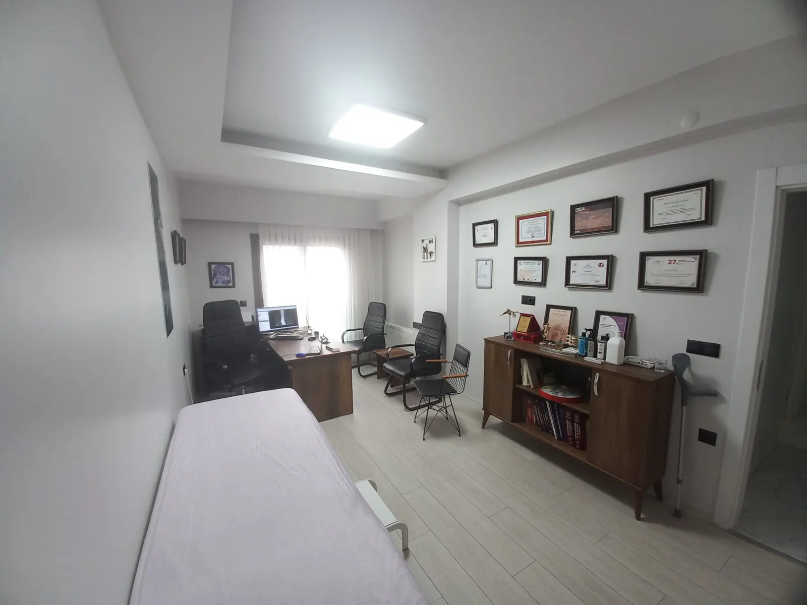 Clinic-provided photograph of Dr Alper Karalar