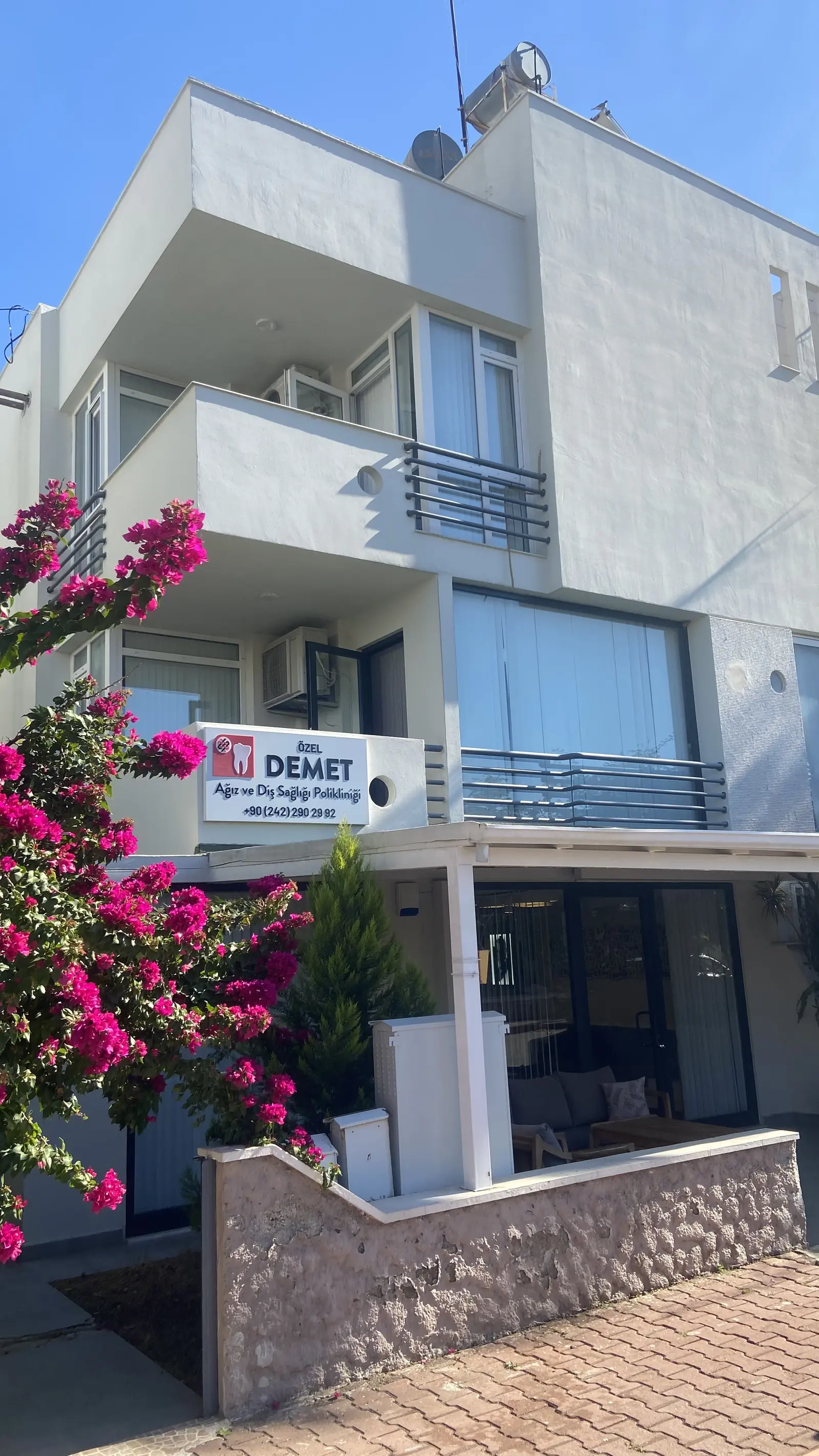 Clinic-provided photograph of Demet Dental Clinic